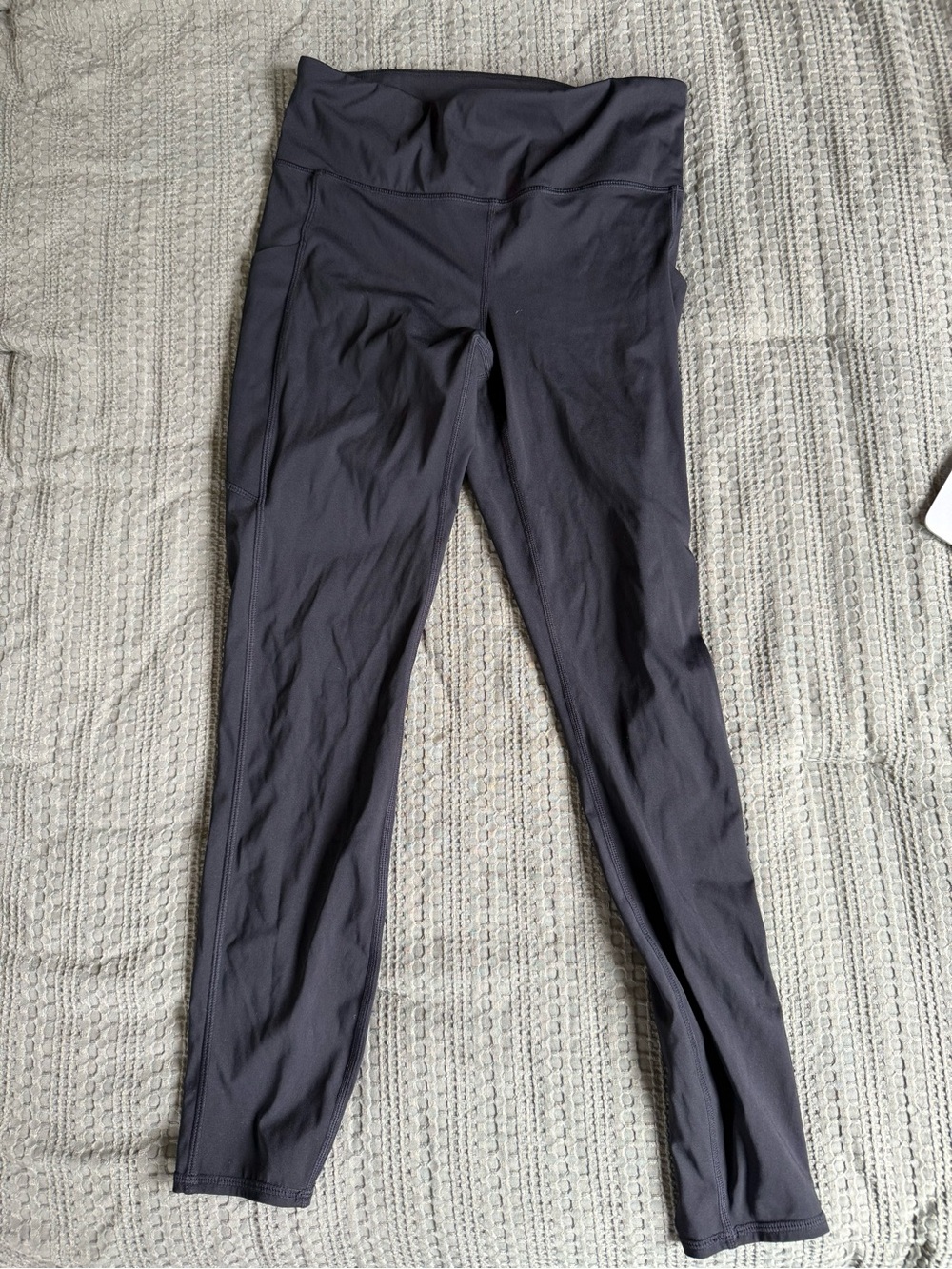 Vuori Black Performance Leggings with Hidden Pocket
